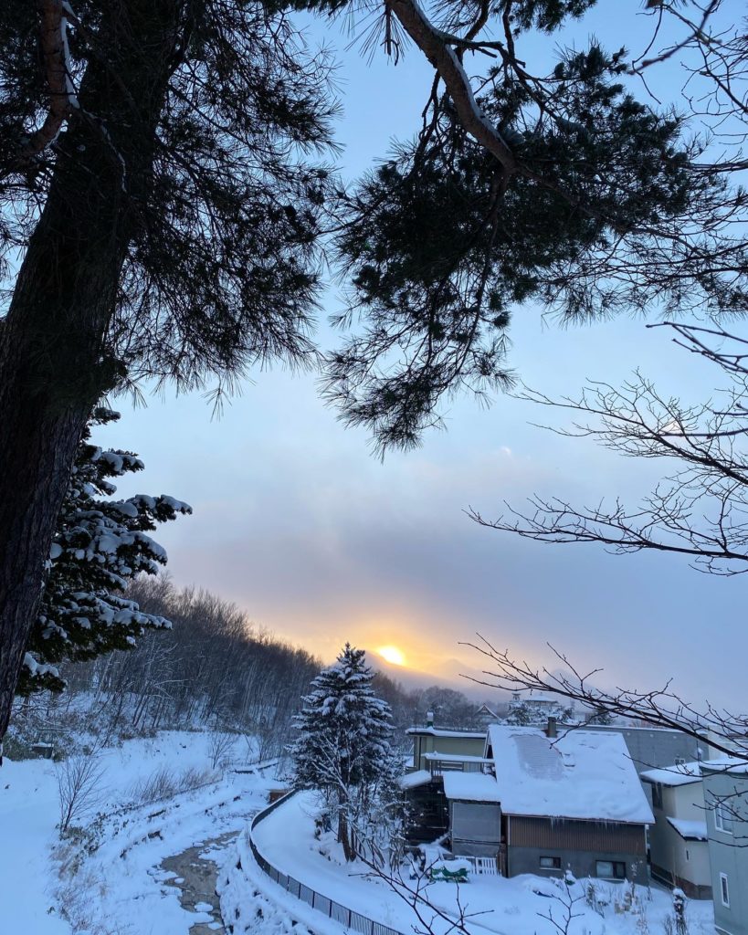 石山神社の夕日